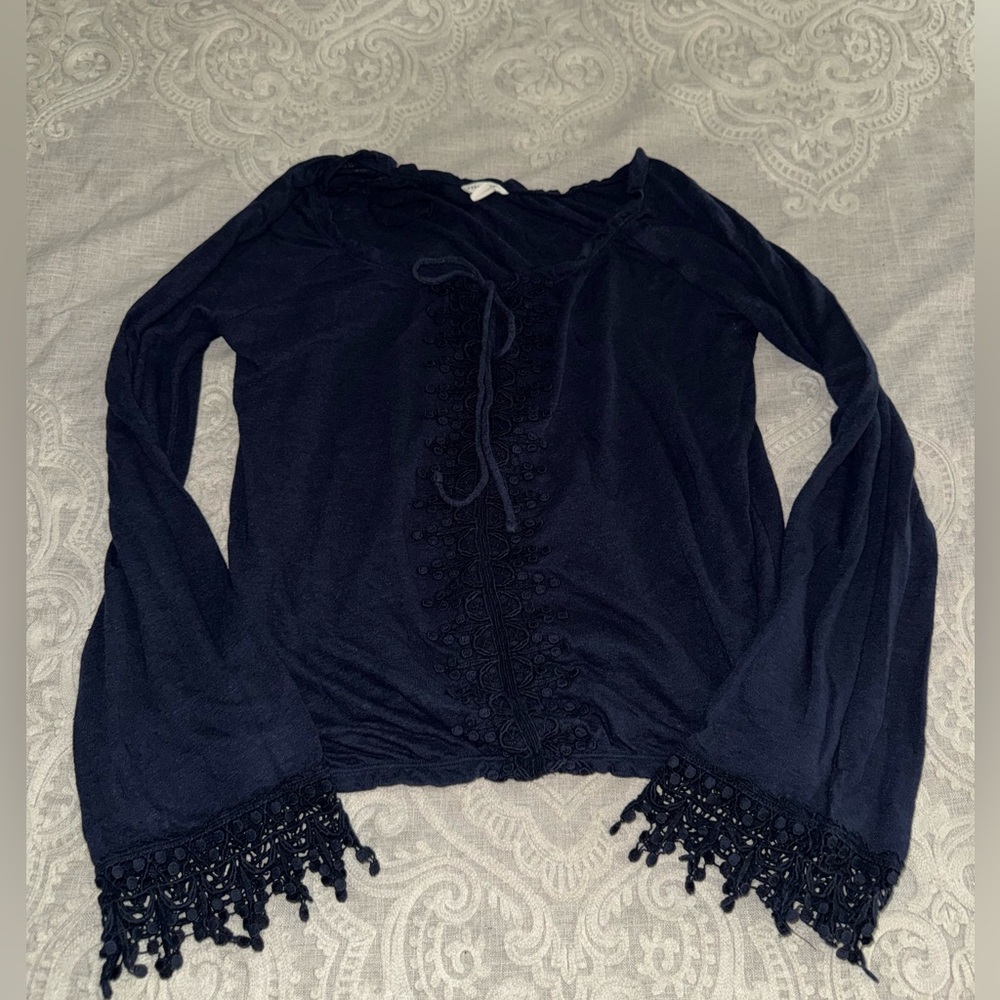 Excellent Condition Aeropostale Women’s Navy Blue Long Sleeve Top Size S